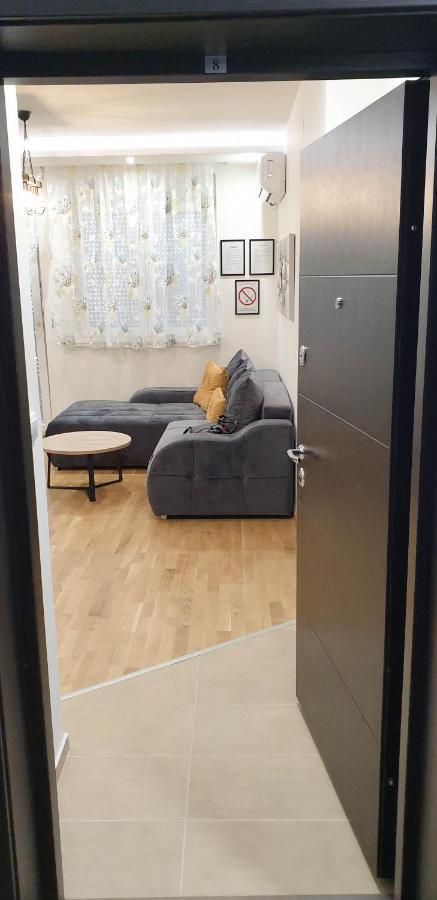 Laura Apartment Νόβι Σαντ Εξωτερικό φωτογραφία